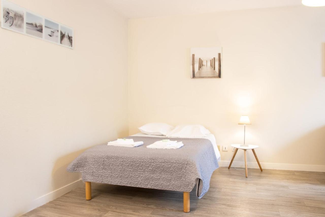 Le 12 Carnot - Serenite Assuree Dans Ce Grand Studio Apartamento Poitiers Exterior foto