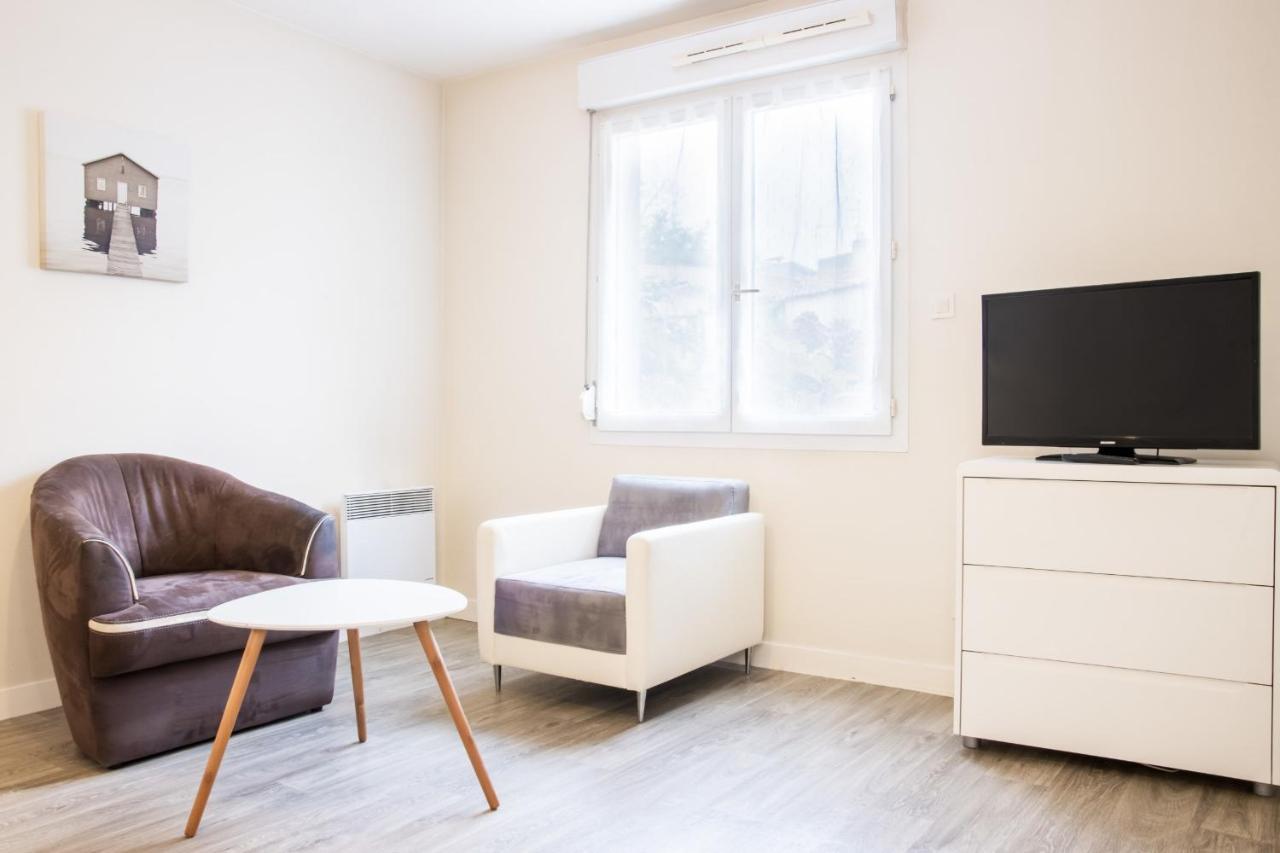Le 12 Carnot - Serenite Assuree Dans Ce Grand Studio Apartamento Poitiers Exterior foto