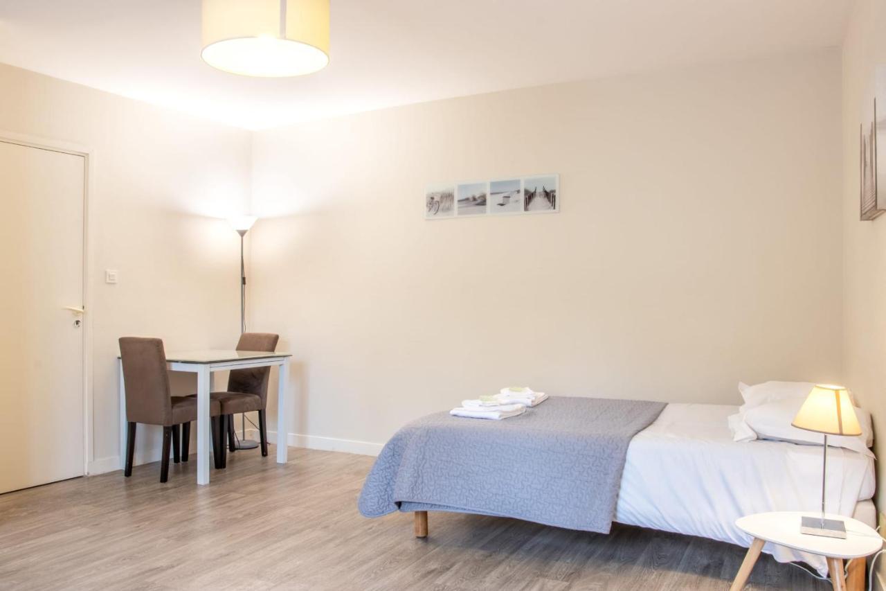 Le 12 Carnot - Serenite Assuree Dans Ce Grand Studio Apartamento Poitiers Exterior foto