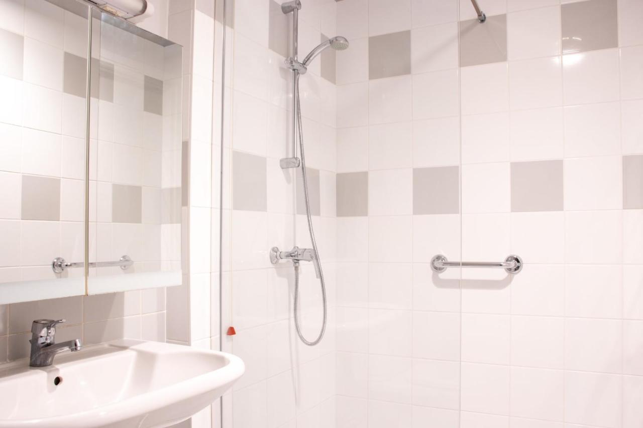 Le 12 Carnot - Serenite Assuree Dans Ce Grand Studio Apartamento Poitiers Exterior foto