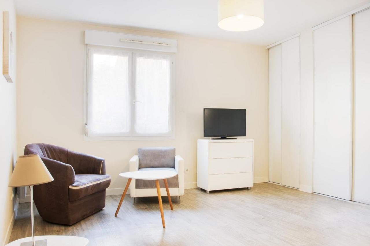 Le 12 Carnot - Serenite Assuree Dans Ce Grand Studio Apartamento Poitiers Exterior foto